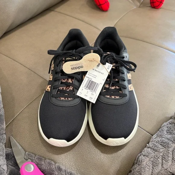 Adidas lite racer 4.0 •NWT •7.5 - Picture 2 of 7